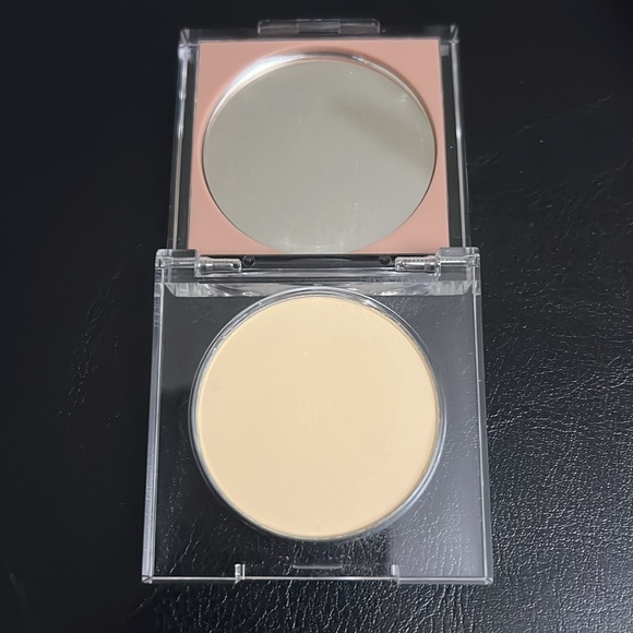 KKW Beauty- #3 Bake & Brighten Setting Powders - Picture 4 of 7